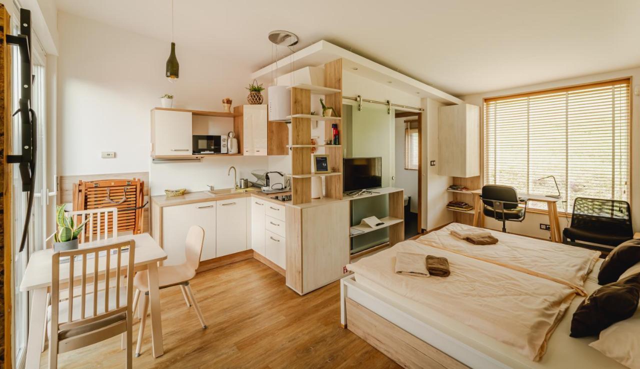 Naturasort Holiday Houses Pesnica pri Mariboru Buitenkant foto
